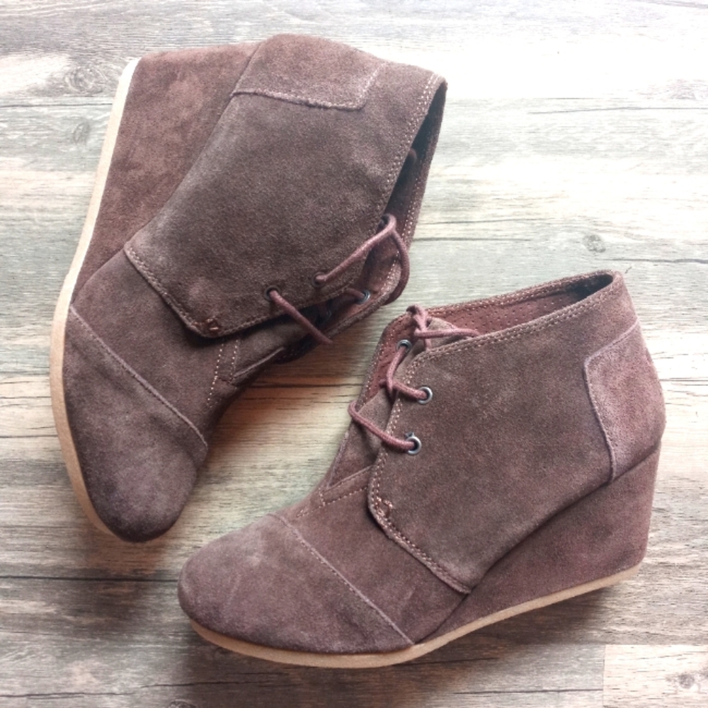 Woman's TOMS Wedge Boots EUC! Offers Welcome!